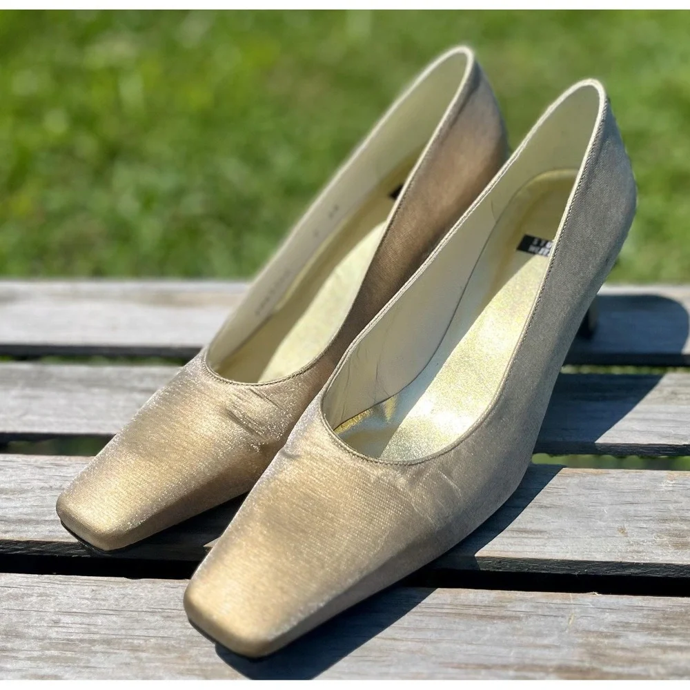 Stuart‎ Weitzman Shoes Womens Size 9 AA Square Toe Heels Leather Sole Elegant